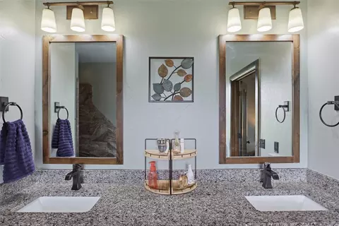Bath - 4608 Riata Cir, Tuttle, OK 73089 photo 2 of 6