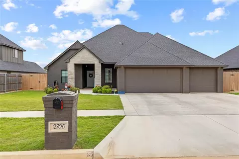 2706 Cloud Nine Cir, Weatherford, OK 73096