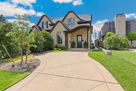 6509 Avondale Dr #B, Nichols Hills, OK 73116
