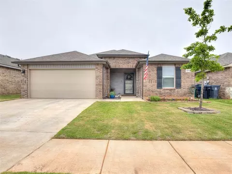 4212 Moonlight Rd, Mustang, OK 73064