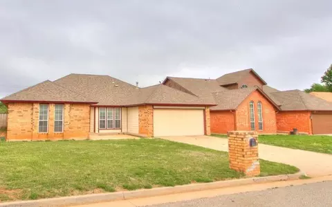 11633 SW 3rd St, Yukon, OK 73099