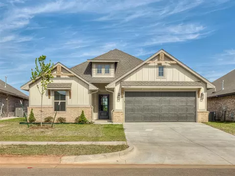 12417 Dolche Vita Dr, Yukon, OK 73099