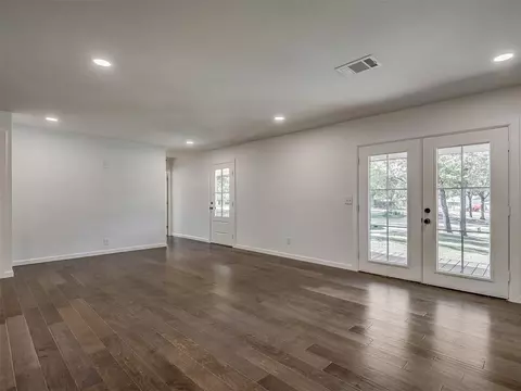 Living - 249 Sunset Cv, Mead, OK 73449 photo 3 of 6