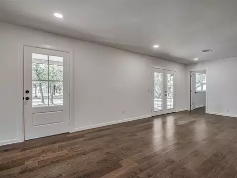 Living - 249 Sunset Cv, Mead, OK 73449 photo 4 of 6