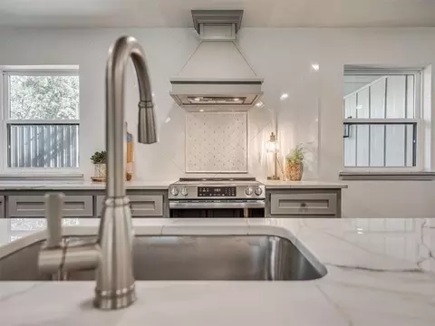 Kitchen - 249 Sunset Cv, Mead, OK 73449 photo 6 of 12
