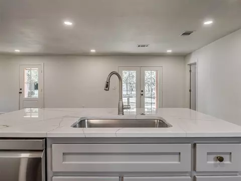 Kitchen - 249 Sunset Cv, Mead, OK 73449 photo 7 of 12