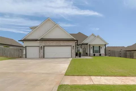 2308 W Mickey Dr, Mustang, OK 73064