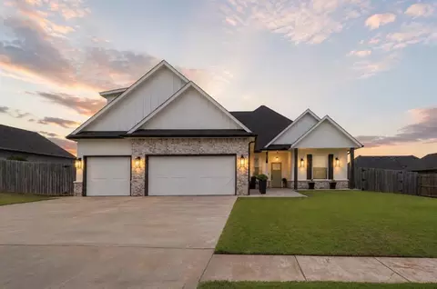 2308 W Mickey Dr, Mustang, OK 73064