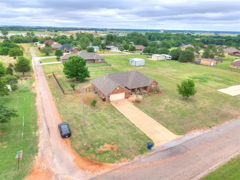 722 County Road 1350, Chickasha, OK 73018