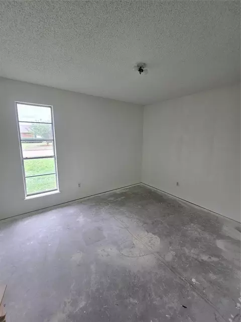 Bedroom - 521 Libra St, Altus, OK 73521 photo 2 of 3