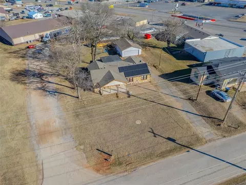 209 W Etowah Rd, Noble, OK 73068