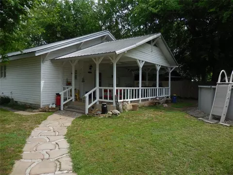 Exterior - 601 S 3rd St, Davis, OK 73030 photo 10 of 12
