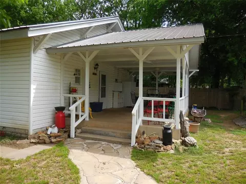 Exterior - 601 S 3rd St, Davis, OK 73030 photo 6 of 12