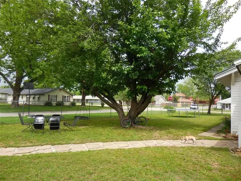 Exterior - 601 S 3rd St, Davis, OK 73030 photo 11 of 12
