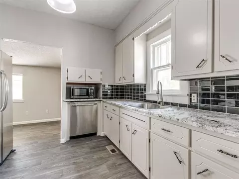 1024 S 13th St, Chickasha, OK 73018