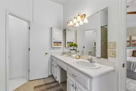 Bath - 308 Baker St, Norman, OK 73072 photo 1 of 5