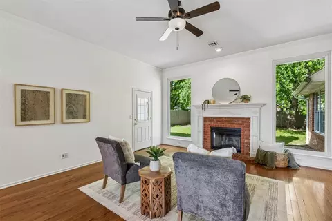 Living - 308 Baker St, Norman, OK 73072 photo 3 of 4