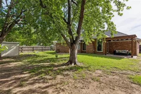 Exterior - 308 Baker St, Norman, OK 73072 photo 7 of 9