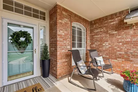 Exterior - 308 Baker St, Norman, OK 73072 photo 4 of 9