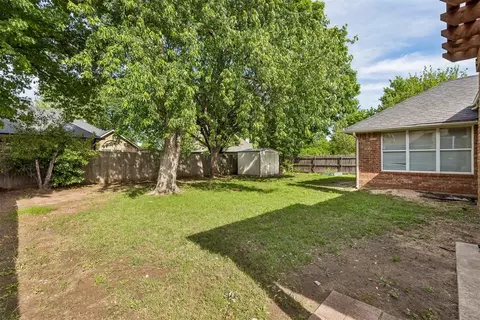 Exterior - 308 Baker St, Norman, OK 73072 photo 6 of 9