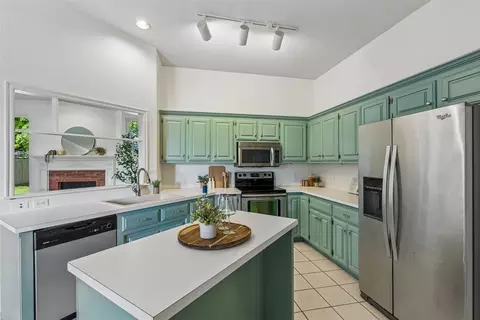 Kitchen - 308 Baker St, Norman, OK 73072 photo 3 of 7