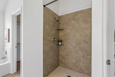 Bath - 308 Baker St, Norman, OK 73072 photo 2 of 5
