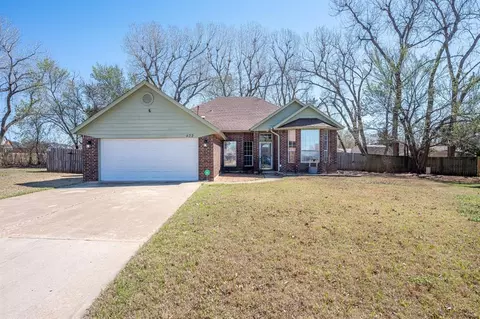 432 E Twelve Oaks Ter, Mustang, OK 73064