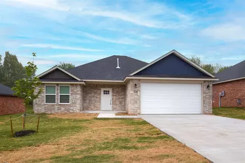 208 E Abbot Ln, Mustang, OK 73064