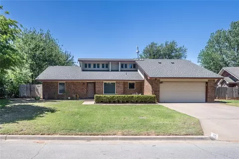 925 Lantern Ln, Weatherford, OK 73096