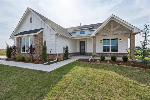 6900 Lake View Ct, Cashion, OK 73016
