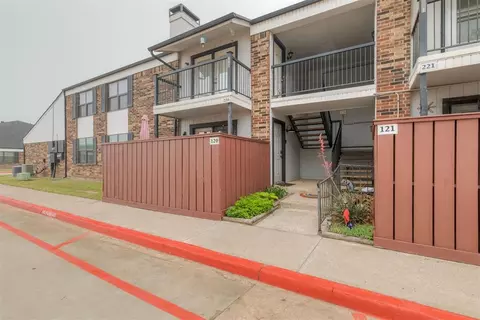 3003 River Oaks Dr #120, Norman, OK 73072