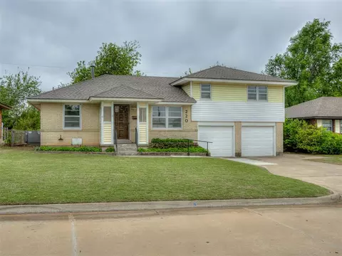 220 W Glenhaven Dr, Midwest City, OK 73110