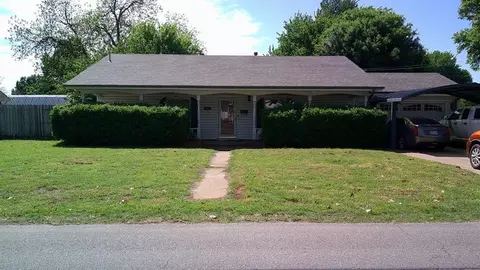 801 S 7th Sts, Marlow, OK 73055