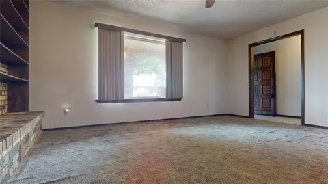 Living - 701 Highway 110 Hwy, Davis, OK 73030 photo 3 of 6