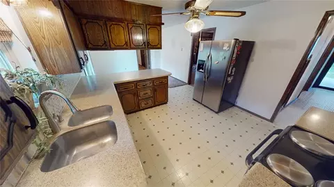 Kitchen - 701 Highway 110 Hwy, Davis, OK 73030 photo 2 of 3