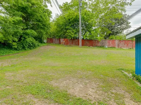 Exterior - 1414 E Sunset Ln, Ada, OK 74820 photo 5 of 7