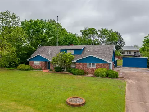 Exterior - 1414 E Sunset Ln, Ada, OK 74820 photo 7 of 7