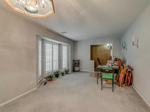 Living - 1414 E Sunset Ln, Ada, OK 74820 photo 4 of 5