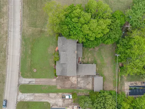 View/Area - 1414 E Sunset Ln, Ada, OK 74820 photo 2 of 2