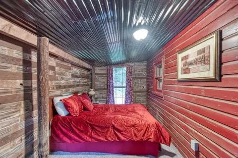 Bedroom - 21214 E Third St, Hinton, OK 73047 photo 3 of 4