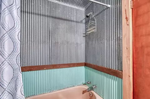 Bath - 21214 E Third St, Hinton, OK 73047 photo 3 of 3