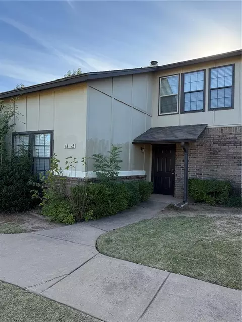 13813 Crossing Way W, Edmond, OK 73013