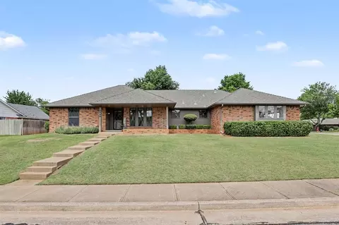 2409 Lytal Ln, Edmond, OK 73013