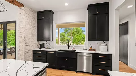 Kitchen - 754 Pebble Ridge Arc, Eufaula, OK 74432 photo 4 of 5