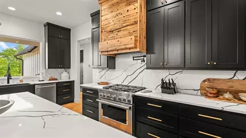 Kitchen - 754 Pebble Ridge Arc, Eufaula, OK 74432 photo 3 of 5