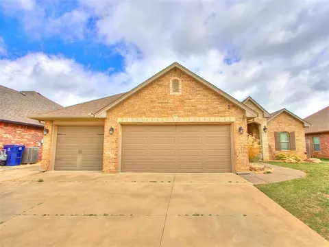 11313 SW 41st Ter, Mustang, OK 73064