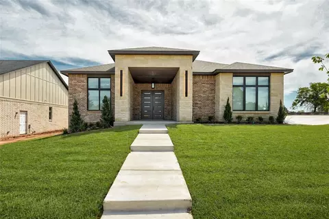 3400 Bourgogne St, Edmond, OK 73034