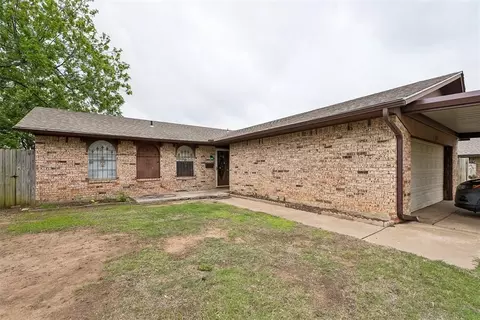 1036 Larkspur Rd, Moore, OK 73160