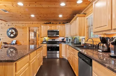 Kitchen - 170 Driftcast Rd, Broken Bow, OK 74728 photo 1 of 2