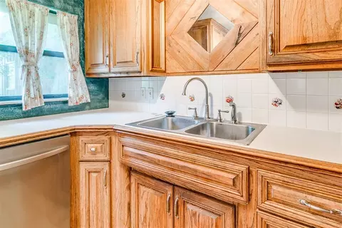 3808 N Markwell Ave, Bethany, OK 73008